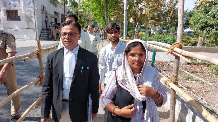 स्वार उपचुनाव: सपा प्रत्याशी अनुराधा चौहान बोलीं- ‘योगी जी ठाकुर हैं, उनका आशीर्वाद मिलेगा’ UP Tak