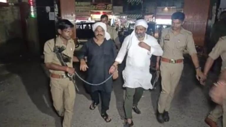 बेटे असद के एनकाउंटर के बाद अब अतीक और अशरफ को गाड़ी में बिठा ये कहां ले गई पुलिस? देखें UP Tak