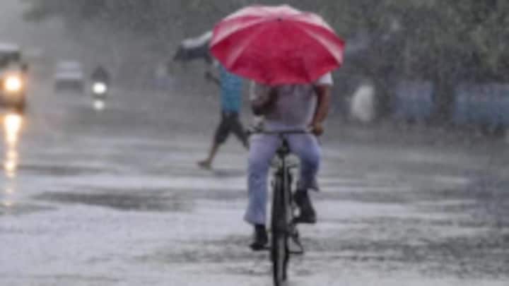 यूपी में अगले दो दिन गर्मी से मिलेगी राहत, IMD ने लखनऊ-कानपुर के लिए जारी किया ये अलर्ट वाराणसी से लेकर नोएडा तक, जानें कहां-कहां होगी बारिश? IMD ने दिया लेटेस्ट अपडेट