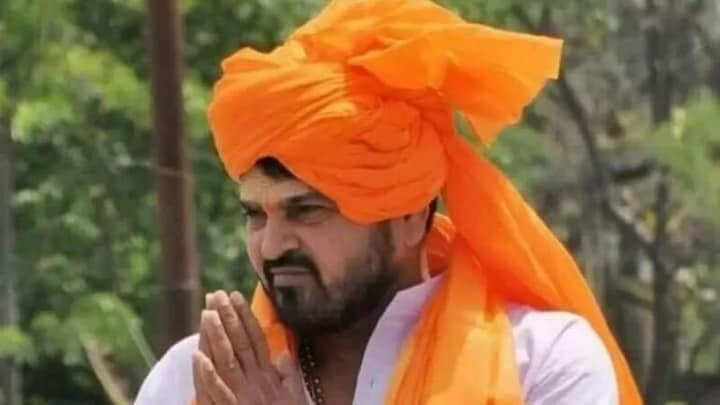 FIR का आदेश होने बाद BJP के बाहुबली सांसद बृजभूषण शरण सिंह का आया जवाब, ‘पूरे मजे में हूं’ UP Tak