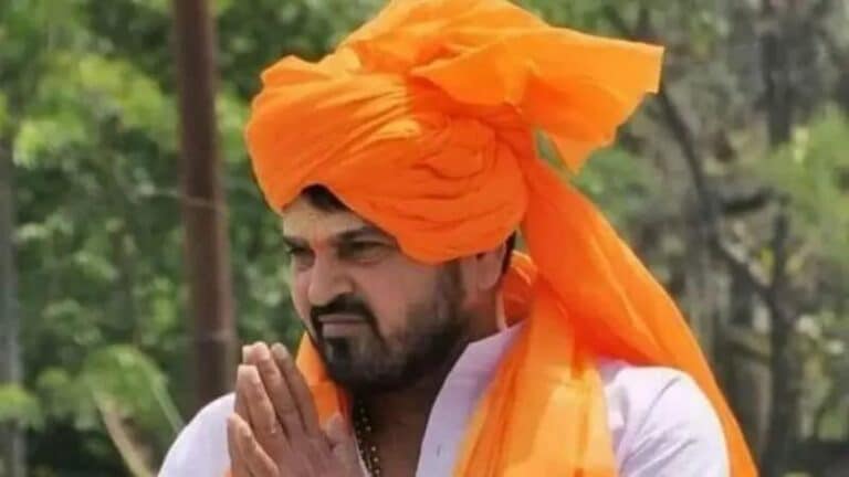 FIR का आदेश होने बाद BJP के बाहुबली सांसद बृजभूषण शरण सिंह का आया जवाब, ‘पूरे मजे में हूं’ UP Tak