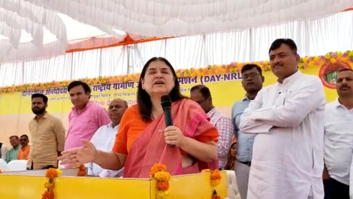 गधे के दूध का साबुन औरत के शरीर को हमेशा सुंदर रखता है: बीजेपी सांसद मेनका गांधी UP Tak