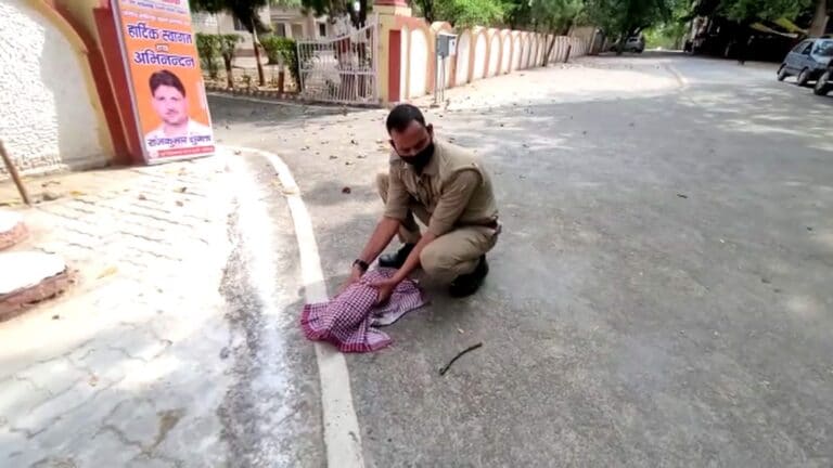 हमीरपुर: पीडब्ल्यूडी डाक बंगले के पास मिला बच्ची का सिर कटा शव, मचा हड़कंप UpTak