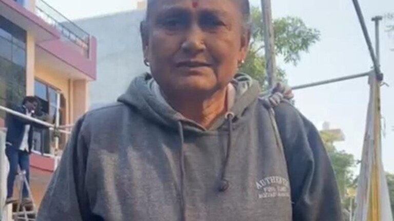 ग्रेटर नोएडा: बेटे ने 4 महीने से नहीं की थी बात, घर में मिली बुजुर्ग महिला की सड़ी-गली बॉडी UP Tak