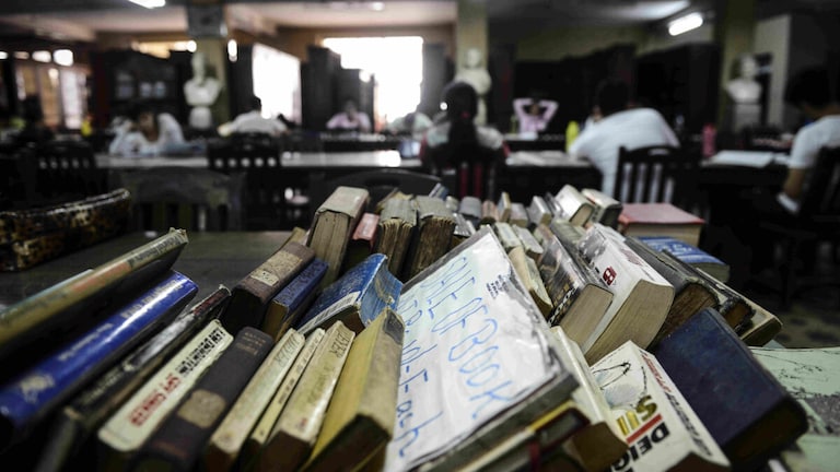 यूपी बोर्ड के 12वीं के स्टूडेंट्स को मुगल दरबार का इतिहास नहीं पढ़ाया जाएगा, शिक्षा मंत्री ने बताई ये वजह UP Tak