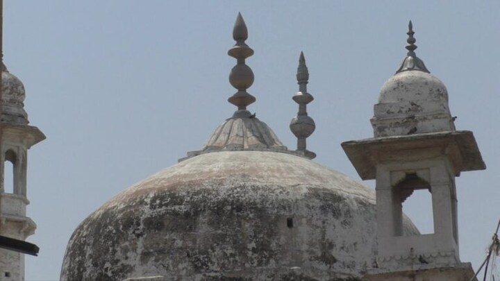 ज्ञानवापी मस्जिद में वजू और शौचालय को लेकर डीएम और मसाजिद कमेटी के दावे अलग-अलग UP Tak