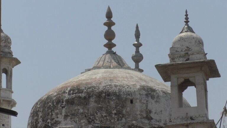 ज्ञानवापी मस्जिद में वजू और शौचालय को लेकर डीएम और मसाजिद कमेटी के दावे अलग-अलग UP Tak