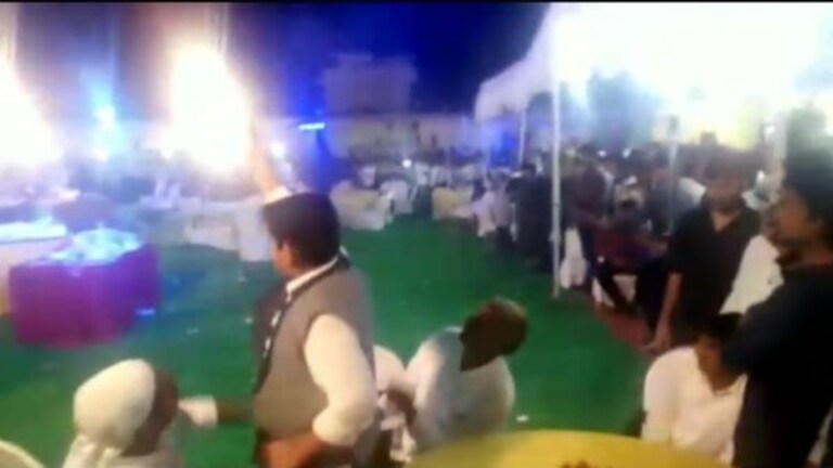 ढाई मिनट में डेढ़ सौ राउंड फायर! जब बोलती थी अतीक और उसके परिवार की तूती, वीडियो वायरल ढाई मिनट में डेढ़ सौ राउंड फायर! जब बोलती थी अतीक और उसके परिवार की तूती, वी़डियो वायरल