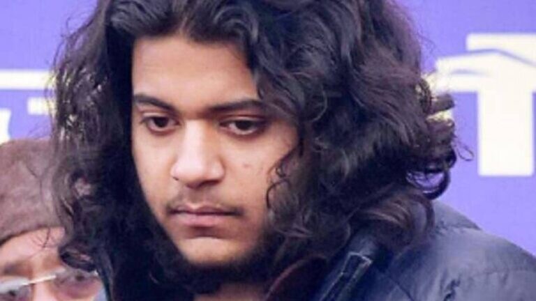 मस्जिद में छिपने की फिराक में था असद? STF ने बनाया था ये प्लान, हर चप्पे पर थी नजर! मस्जिद में छिपने की फिराक में था असद? STF ने बनाया था ये प्लान, हर चप्पे पर थी नजर!