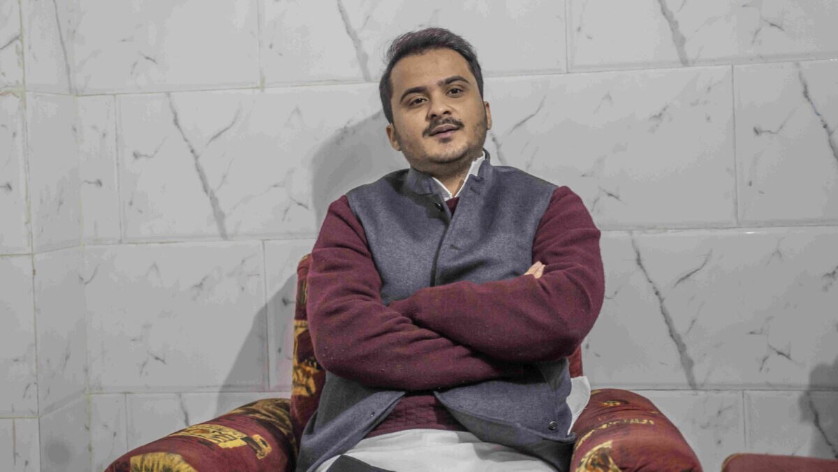 गुस्से में अब्दुल्ला आजम सड़क पर बैठ गए थे और चली गई विधायकी, विस्तार से जानिए वो पूरी घटना UP Tak