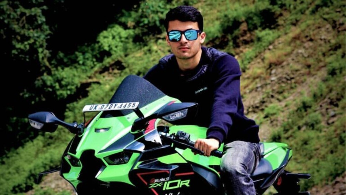 यूट्यूबर अगस्त्य ने 294 KM की स्पीड से दौड़ाई थी बाइक…एक्सीडेंट के पहले का वीडियो आया सामने स्पीड में बाइक चला रहे थे यूट्यूबर अगस्त्य चौहान की मौत