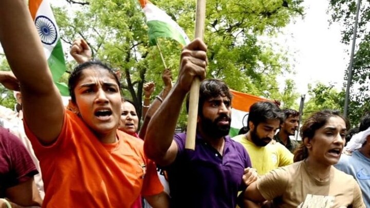 बजरंग पूनिया की अगुवाई में खेल मंत्री अनुराग ठाकुर से मिले पहलवान, बृजभूषण ने कही ये बात UP Tak