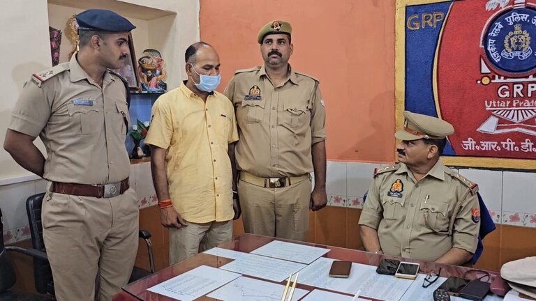 चंदौली: जीआरपी ने पकड़ा VIP चोर! एसी में कोच करता था सफर, मौका मिलते ही कर लेता हाथ साफ UP Tak