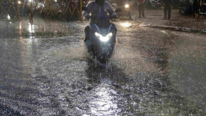 यूपी में कल से होगी झमाझम बारिश, मौसम विभाग ने जारी किया बड़ा अपडेट cropped-Rain-in-Mumbai_MS-7-scaled-2.jpg