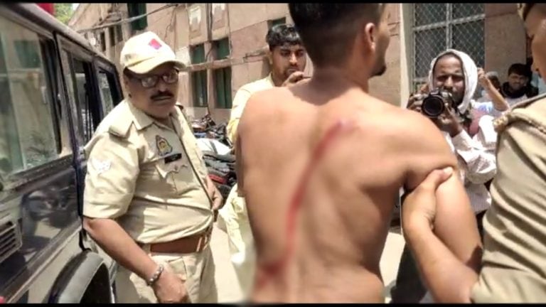 अतीक-अशरफ हत्याकांड जैसी वारदात! जौनपुर में पुलिस कस्टडी में दो अपराधियों पर अंधाधुंध फायरिंग UP Tak