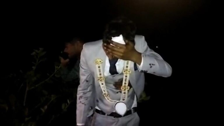 कौशांबी: बारात लेकर जा रहे दो दूल्हों की कार आपस में टकराई, आधा दर्जन लोग हुए घायल UP Tak