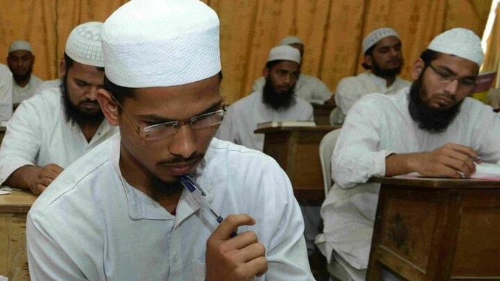 यूपी में 40 हजार से अधिक स्टूडेंट्स ने छोड़ दिया मदरसे का एग्जाम, आखिर ऐसा क्या हुआ यहां जानिए UP Tak