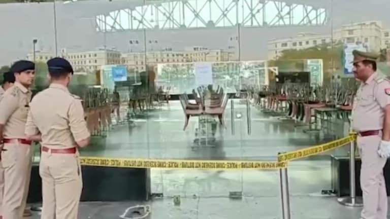 लड़की को लगाया गले फिर मार दी गोली, खुद को भी किया शूट, शिव नादर यूनिवर्सिटी में बड़ी वारदात UP Tak