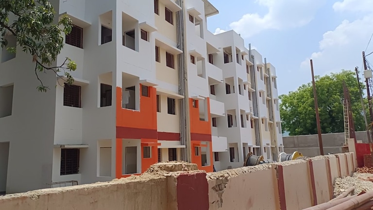 प्रयागराज में माफिया अतीक की जमीन पर गरीबों के लिए फ्लैट बनकर तैयार, जल्द ही मिलेगा सपनों का आशियाना UP Tak