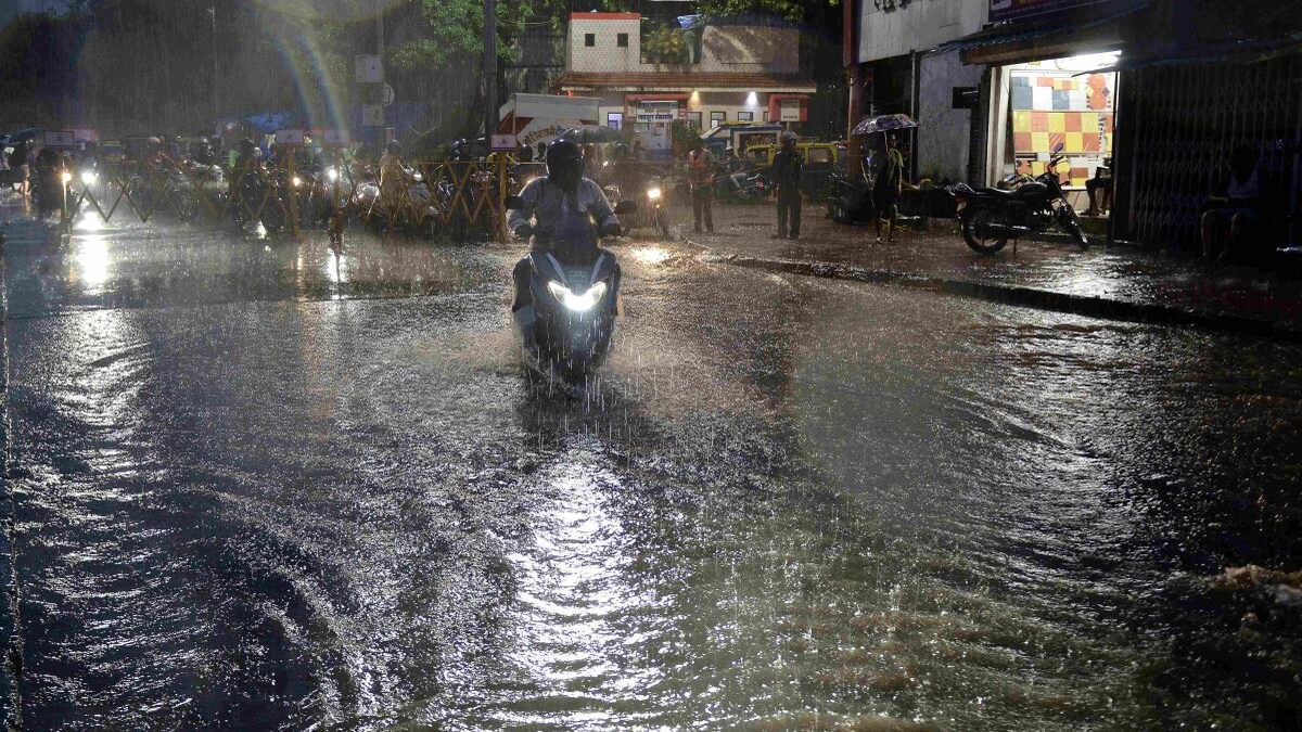 यूपी में अभी जमकर बरसेगा सावन, मौसम विभाग ने 10 जुलाई तक इन जिलों के लिए जारी किया अलर्ट UP Tak