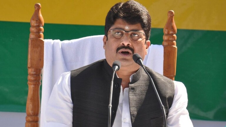 राजा भैया की बढ़ीं मुश्किलें! जिया-उल-हक हत्याकांड में रघुराज प्रताप सिंह की भूमिका की जांच करेगी CBI UP Tak