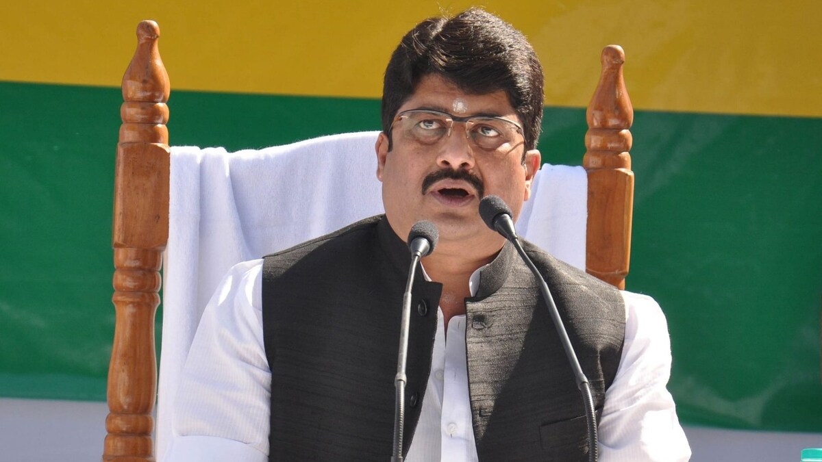 बड़े-बड़े दिग्गज हवा हुए तब जानिए कैसा रहा राजा भैया का हाल, यूं ही नहीं होती इनके जलवे की चर्चा UP Tak