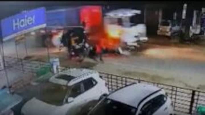 बहराइच सड़क हादसे का CCTV वीडियो आया सामने, एक झटके में सड़क पर बिखर गई पांच लाशें UP Tak