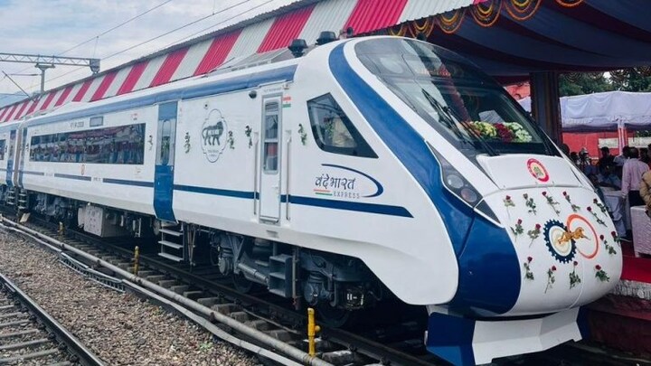 गोरखपुर से प्रयागराज तक वंदे भारत ट्रेन चलाने की है योजना! सामने आई ये जानकारी UP Tak