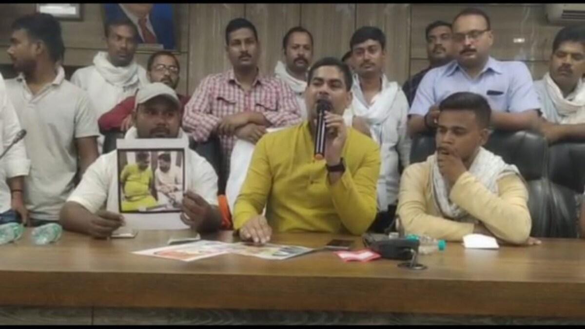 गाजीपुर: निकाय चुनाव में हार के बाद सपा में मचा घमासान, आरोप-प्रत्यारोप के बीच सैकड़ों ने छोड़ी पार्टी UP Tak