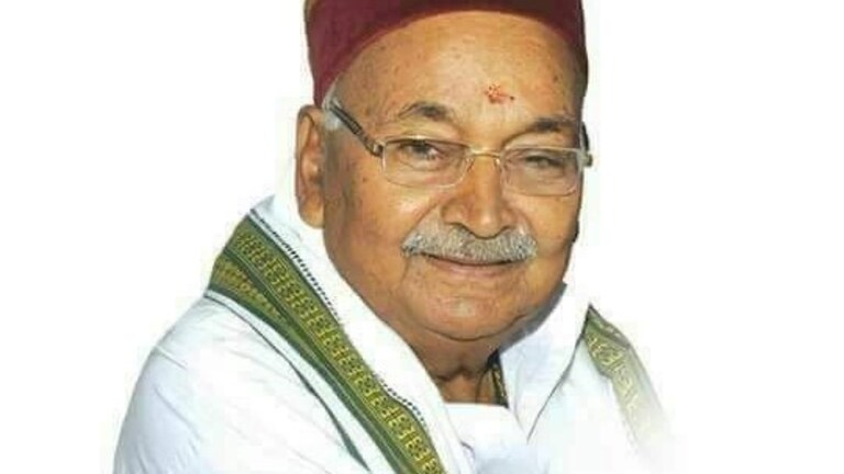 बाहुबली नेता हरिशंकर तिवारी का निधन, गोरखपुर हाता पर समर्थकों की जुटी भीड़ UP Tak