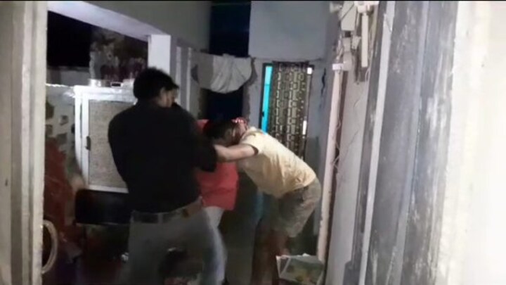 पत्नी थी मायके में, इधर पति गर्लफ्रेंड के साथ मनाने लगा रंगरलियां, सालों ने जीजा को खूब पीटा UP Tak