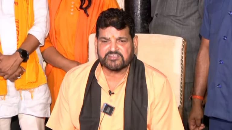 ‘ऑफिस में बुलाकर पूछा तुम्हें क्या चाहिए’, कोर्ट में बृजभूषण सिंह पर पहलवानों ने लगाई आरोपों की झड़ी UP Tak