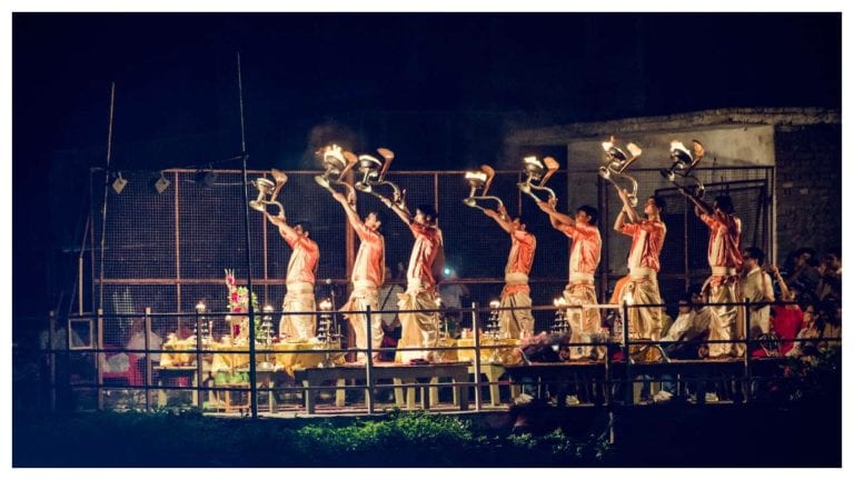 काशी की भव्य गंगा आरती में शामिल हुए जी-20 देशों के मंत्री, सीएम योगी भी पहुंचे वाराणसी UP Tak