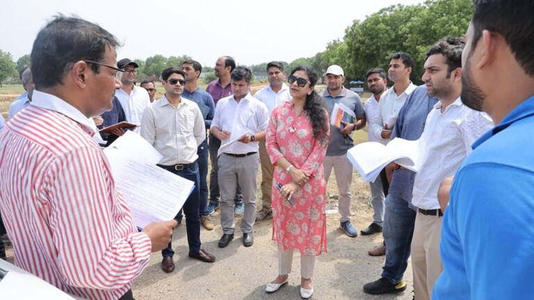 ग्रेटर नोएडा: चार मूर्ति चौक पर ट्रैफिक जाम से निपटने को एक्शन प्लान तैयार UP Tak