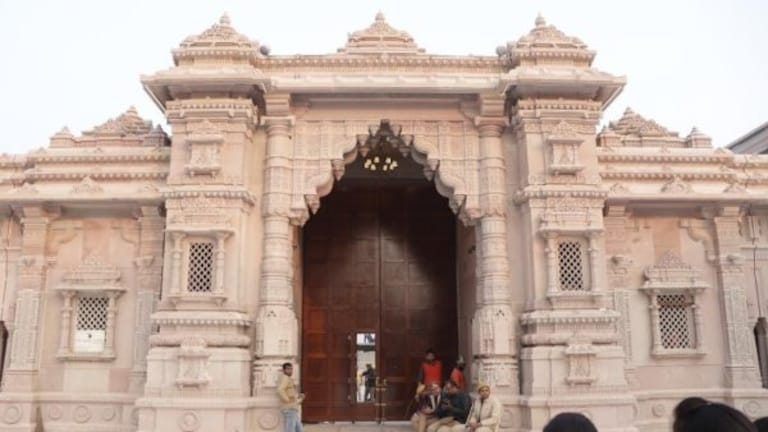 सावन में काशी विश्वनाथ मंदिर में दर्शन-आरती करना हुआ महंगा, नई रेट लिस्ट जारी UP Tak