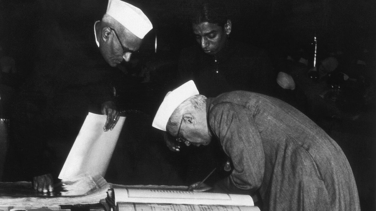 पंडित नेहरू से लेकर चंद्रशेखर तक…यूपी में जन्मे देश के प्रधानमंत्रियों की कहानी UP Tak