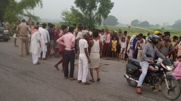 शाहजहांपुर : एक ही बाइक पर सवार थे 6 लोग, हो गया दर्दनाक हादसा, 5 की मौत UPTak