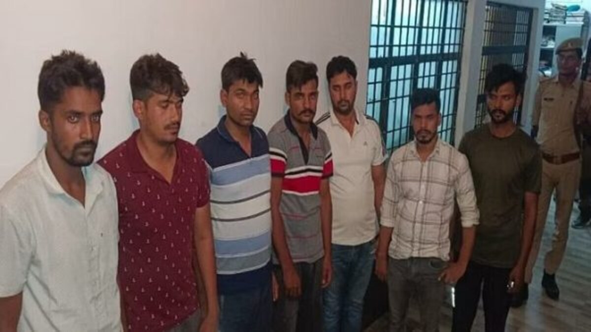 लेखपाल चला रहा था सॉल्वर गैंग, ब्लूटूथ डिवाइस से कराता था नकल, यूपी STF ने ऐसे पकड़ा UP Tak