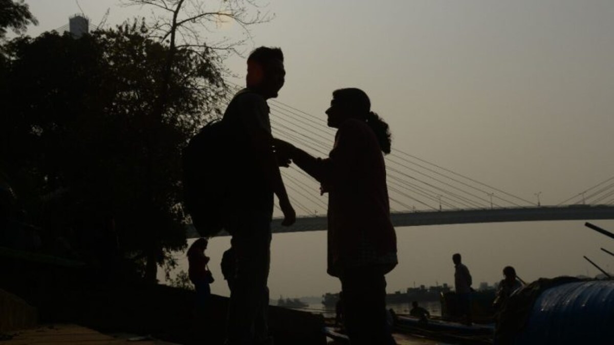 गोरखपुर में जानलेवा बना इश्क! लड़की ने पहले बॉयफ्रेंड को घर बुलाया फिर दिया खौफनाक घटना को अंजाम UP Tak