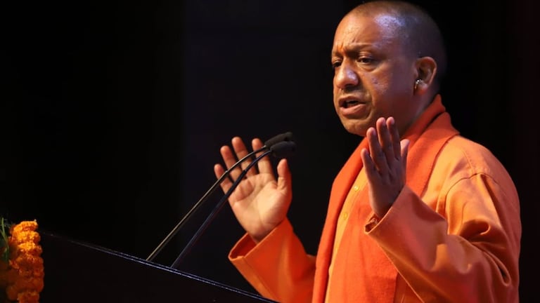 गोरखपुर में CM योगी बोले- ‘सनातन ही धर्म है, बाकी सब संप्रदाय और उपासना पद्धति’ yogi5