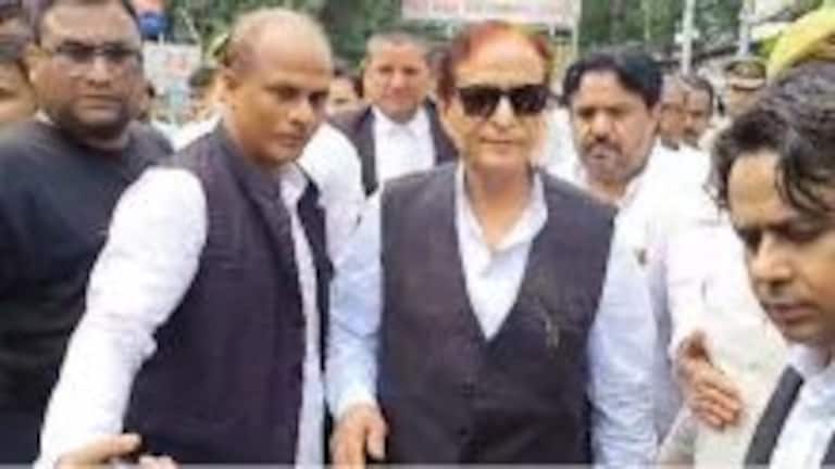 सजा सुनाए जाने पर कुछ ऐसा था आजम खान का रिएक्शन, कहा- ‘क्यों परेशान हो …’ UP Tak
