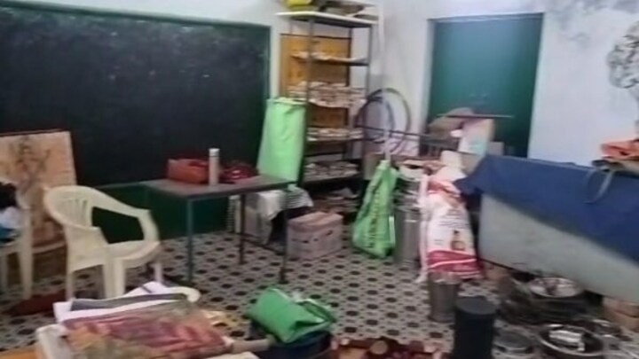 बांदा: स्कूल से मिड-डे मील का राशन और बर्तन उठा ले गए चोर, भोजन के बिना वापस लौटे बच्चे UP Tak