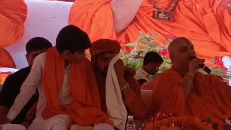 गोंडा: जब मंच पर ही रोने लगे भाजपा सांसद बृजभूषण सिंह, बोले- ‘जिसने मरना सीख लिया…’ UPTak