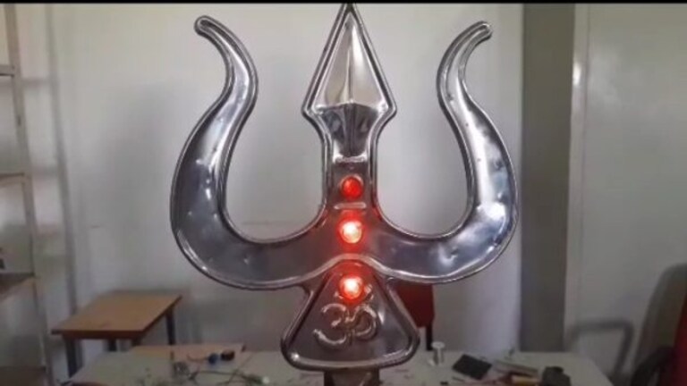 आपदा से बचाएगा ‘महादेव का त्रिशूल’,  ITM गोरखपुर में चार छात्रों ने बनाया अनोखा डिवाइस UP Tak