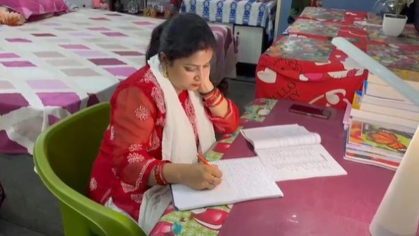 PCS ज्योति मौर्य की कहानी वायरल करने वालों को गोरखपुर की प्रीति श्रीवास्तव की कहानी जाननी चाहिए UP Tak