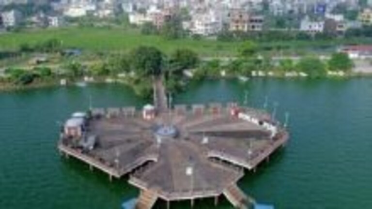 जानिए गोरखपुर की वो ‘पांच खूबसूरत’ जगहें, जहां कम पैसे में परिवार के साथ घूम सकते हैं आप UP Tak