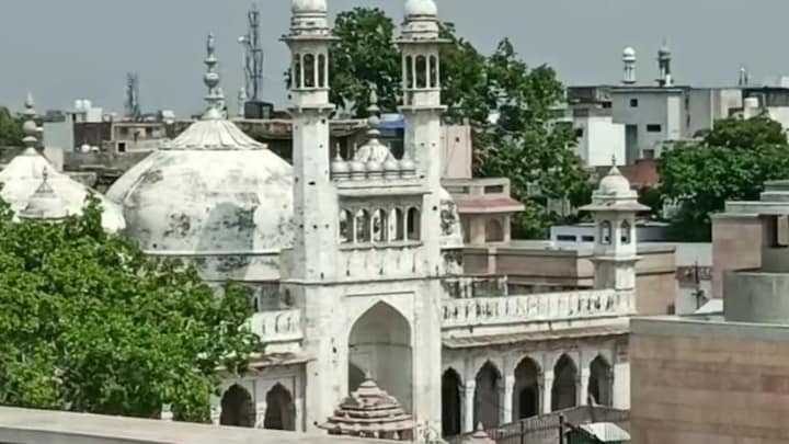 परिसर में कोई तोड़-फोड़ या खुदाई का काम नहीं किया जाए: ज्ञानवापी विवाद पर न्यायालय ने कहा ज्ञानवापी मस्जिद के 'वजूखाने' को ASI सर्वे में शामिल करने की याचिका पर फैसला सुरक्षित