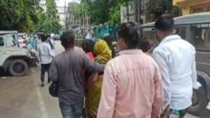 कानपुर में भरी क्लास में छात्र की हत्या, क्लासमेट छिपाकर लाया था चाकू लाया किए ताबड़तोड़ वार UP Tak