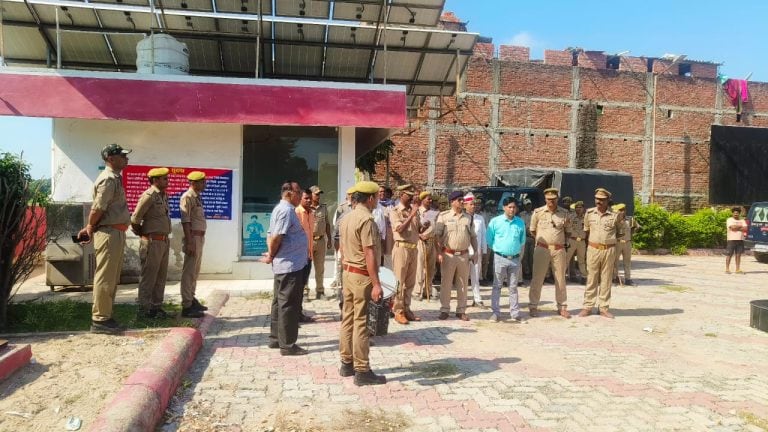 मुख्तार अंसारी की तो छोड़िए करीबी के भी दिन लदे, जाकिर हुसैन की एक करोड़ की संपत्ति कुर्क UPTak