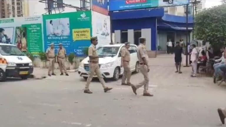 ग्रेटर नोएडा में बड़ी वारदात, घर में घुसकर डॉक्टर की बेटी की हत्या, 25 लाख रुपये भी गायब UP Tak